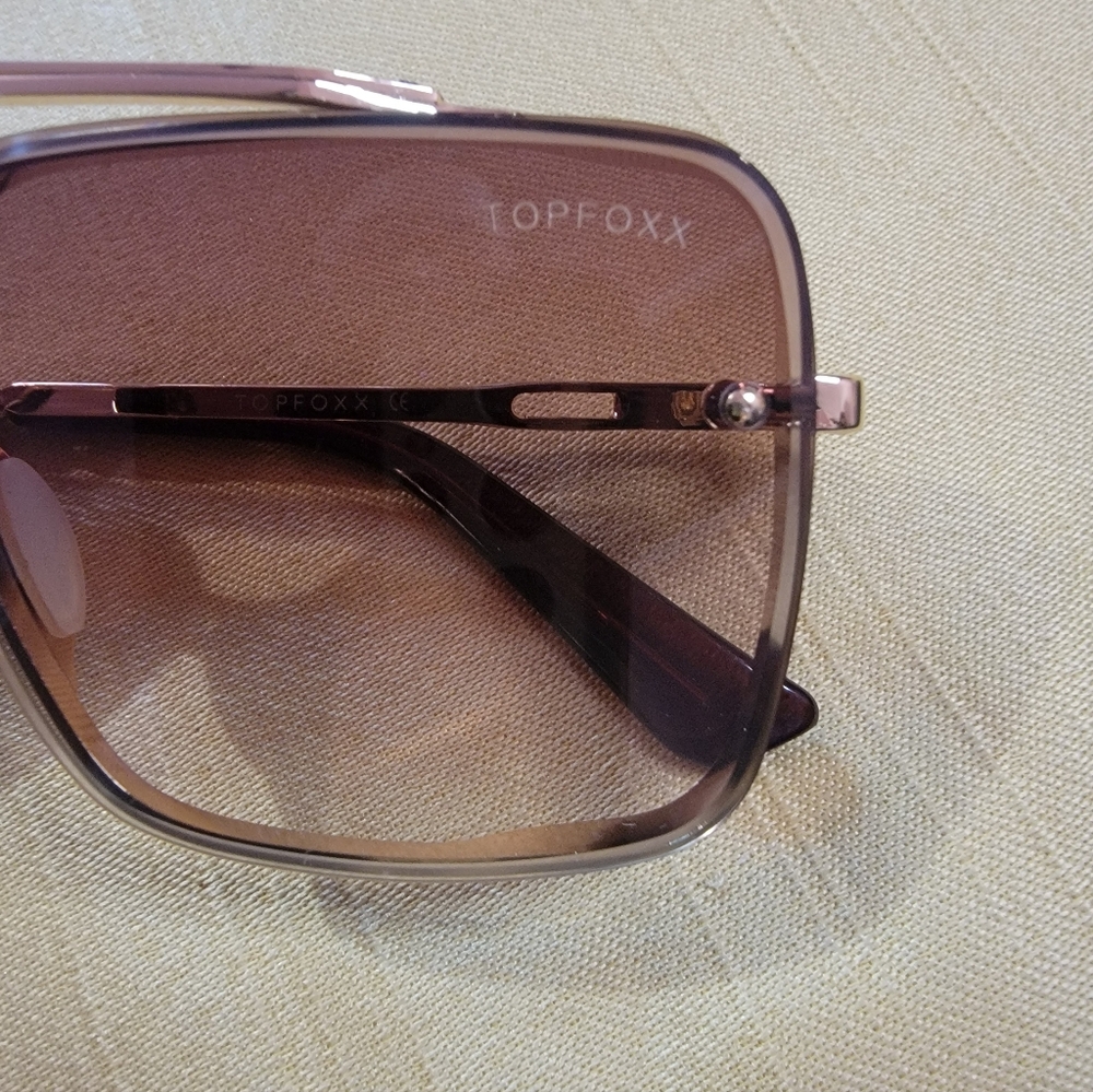 Topfoxx Women's Rose Gold Sunglasses - Picture 6 of 8